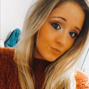 Meet your Posher, Kayla